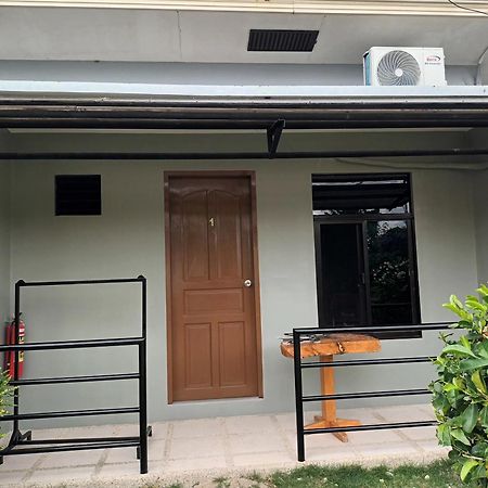 Grae'S Apartelle Moalboal Exterior foto