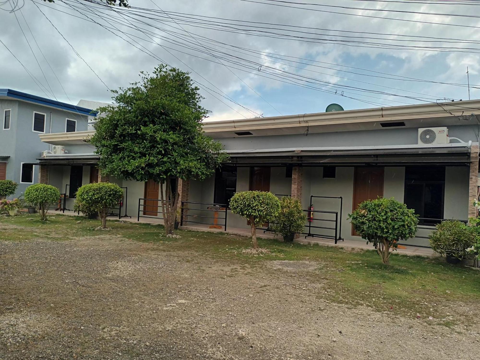 Grae'S Apartelle Moalboal Exterior foto