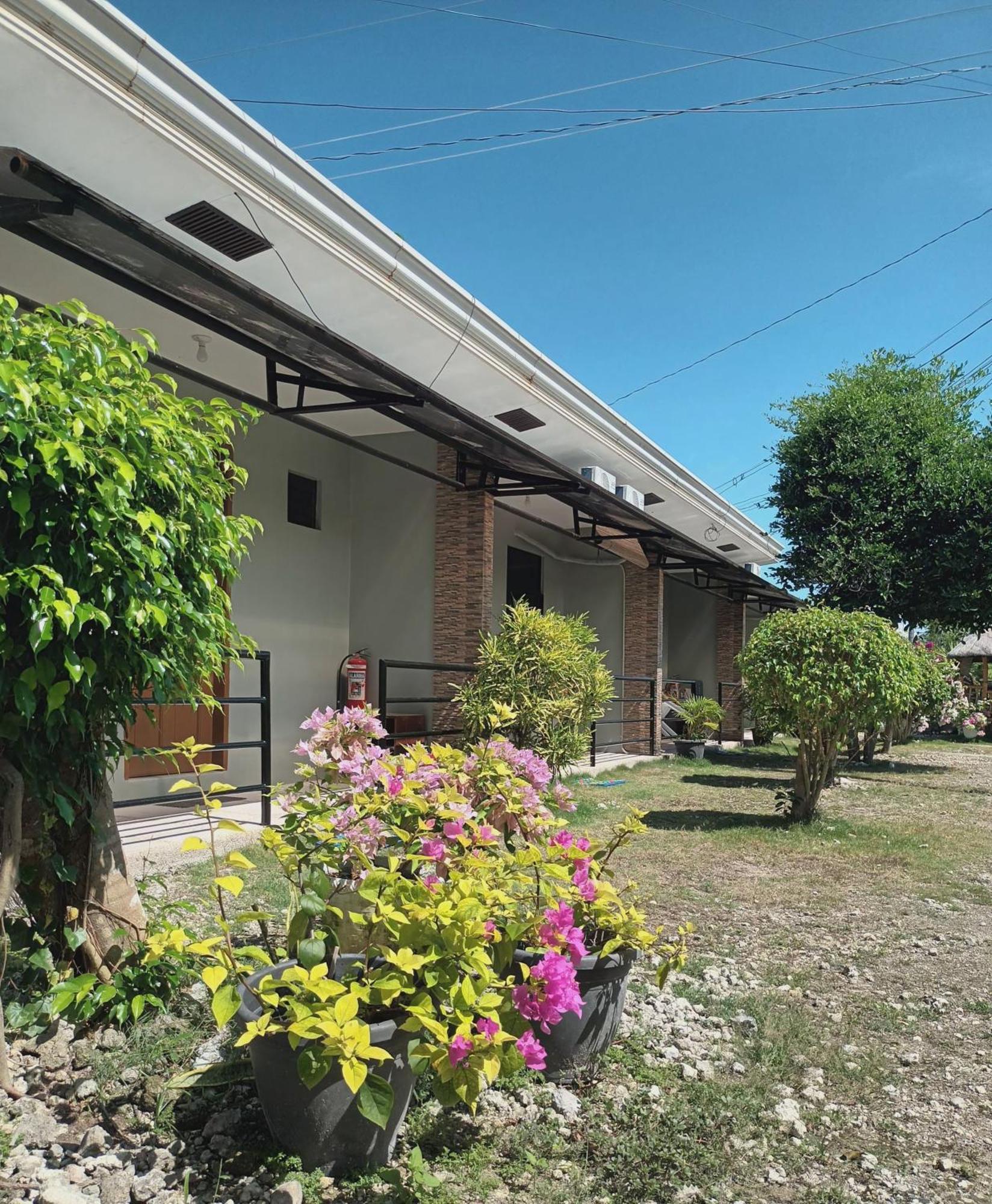 Grae'S Apartelle Moalboal Exterior foto
